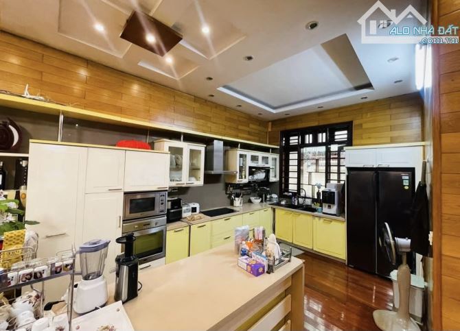 BÁN NHÀ– HOÀNG QUỐC VIỆT- LÔ GÓC– 66M²– Ô TÔ TRÁNH– KINH DOANH– CHỈ 18 TỶ HƠN - 2