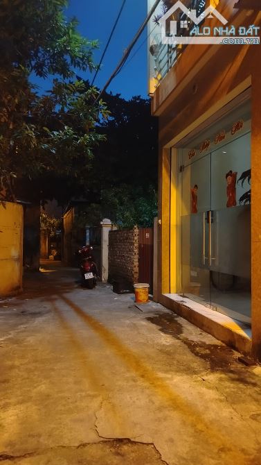 Bán đất Tình Quang- Giang Biên: 46m2 x 3.5 tỷ, gần ô tô - 2