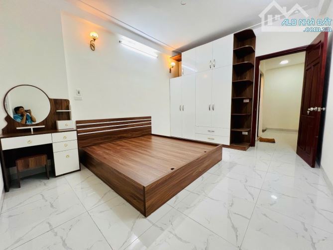 PHÂN LÔ NHÀ ĐẸP  32m2 - 5T - Ô TÔ ĐỖ CỔNG - FULL NỘI THẤT - HÀ ĐÔNG - 2