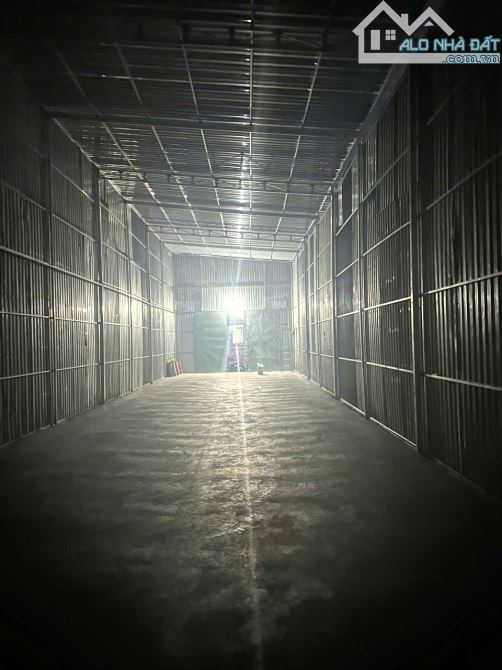 cho thuê xưởng sát mặt tiền đường số 8 phường Linh Xuân, dt 251m² - 2