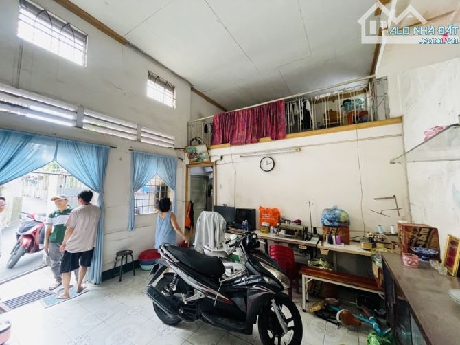 NHÀ BÁN GẦN HỌC VIỆN HÀNH CHÁNH QG GÒ VẤP 2 TẦNG - 64M - 3 PN, NHỈNH 5 TỶ - 2
