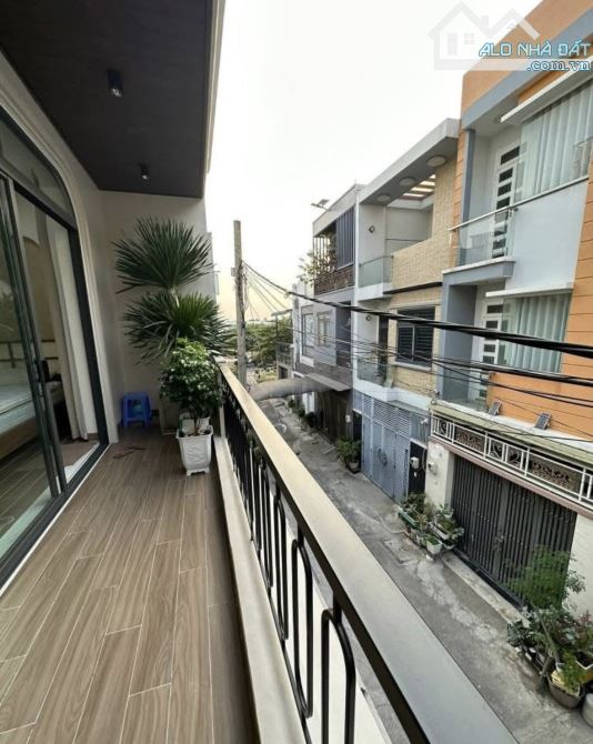 Bán Gấp Nhà Đẹp Thủ Đức – 92m2- Tặng Full Nội Thất – Giá Chỉ 8,4 Tỷ - 2