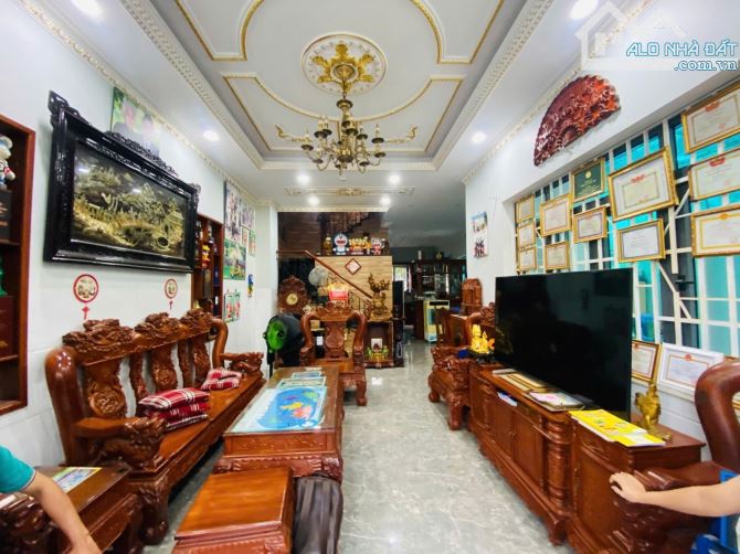 SIÊU PHẨM MẶT TIỀN ĐƯỜNG 16M KDC KHANG ĐIỀN PHƯỚC LONG B ,3 TẦNG , DT160M2, GIÁ 19 TỶ HƠN - 2