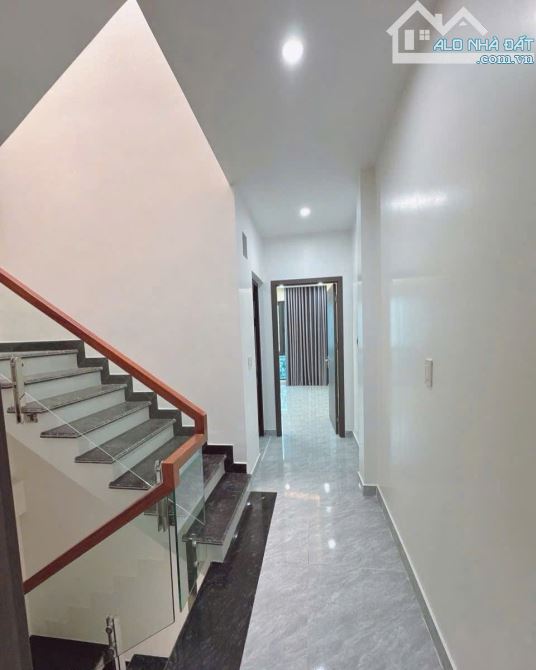 45m ô tô đỗ cực gần 4 tỷ hơn Tả Thanh Oai Nhà cực đẹp 4 ngủ hai thoáng - 2