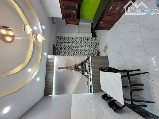 Nhà 5 tầng Bùi Quang Là, gần Emart, nhà ga T3, 74m2, 11.9 tỷ - 2
