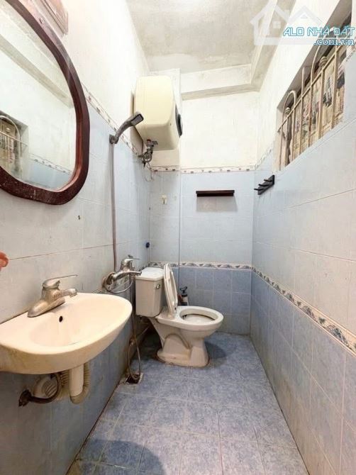 B.Á.N NHÀ gần HÀO NAM 45m2*5 TẦNG, MT RỘNG, NGÕ Ô TÔ TRÁNH, 2 MẶT THOÁNG, KINH DOANH ĐỈNH - 2