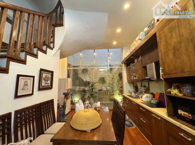 Phân lô dân xây ngõ 376 Bưởi, Ô chờ thang máy DT67m2 MT4.3m giá 17.6 tỷ - 2