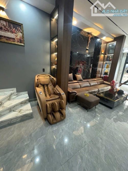 Bán khuông đất Biệt Thự Nguyễn Trọng Tuyển, Tân Bình, DT: 9.9x21m, 150tr/m2 ! - 1