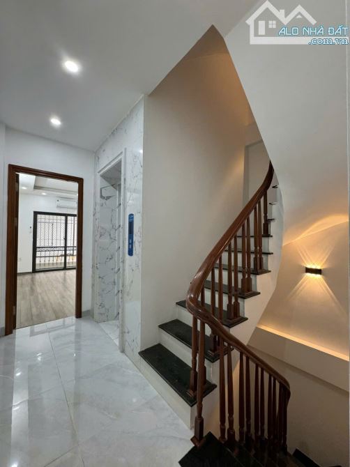 Bán nhà LIỀN KỀ Ô TÔ DỪNG ĐỖ 90 NGUYỄN TUÂN 75M2- 5 tầng ; 36 tỷ THANG MÁY KINH DOANH - 2
