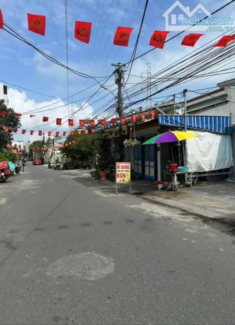 Nhà cấp lửng kiệt oto tránh Bùi Tá Hán . DT:90m , ngang 5m . Giá : 5tỷ8 Tl - 2
