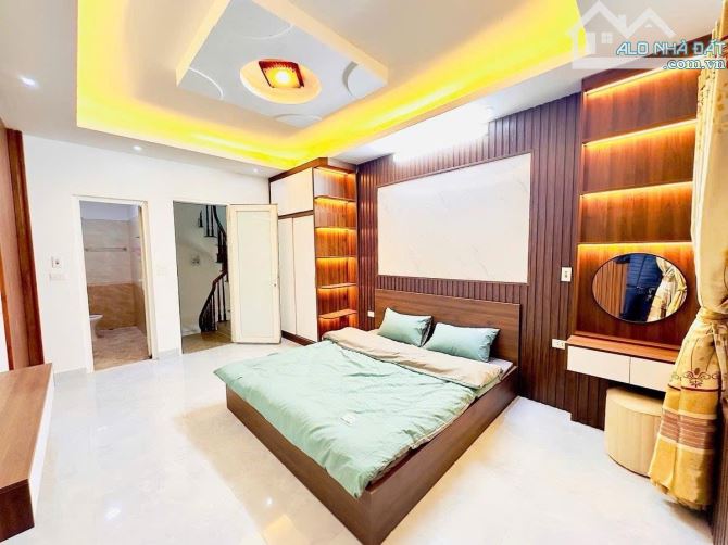 Bán Nhà Xuân La 39m, 5 Tầng , Ngõ Rộng 3m5,Sát Hồ , Nhà Mới , Lô Góc , Ô Tô Đỗ Sát Nhà - 2