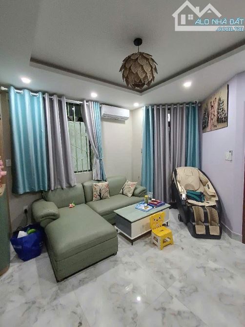 BÁN NHÀ 4 TẦNG HẺM XE HƠI TRÁNH - KHU TÂY THẠNH, CHẾ LAN VIÊN - 75M2, NGANG 5M SỔ A4 - 2