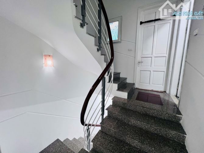Bán nhà riêng phố Trung Liệt, Thái Hà, Đống Đa, nhà đẹp , DT 40m2, 5 tầng, MT 4.1m - 2