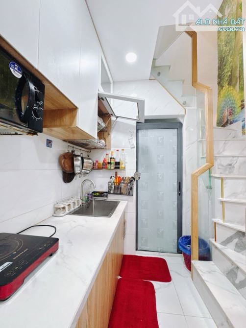 Nhà đẹp 3 tầng, gần HXH, 3,28 tỉ. - 2