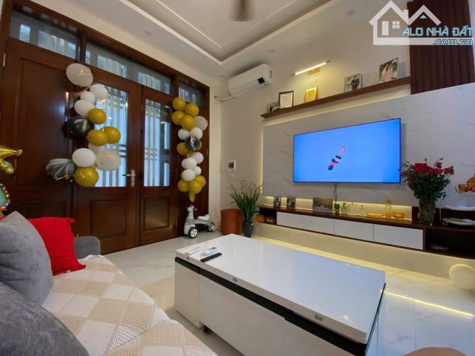 BÁN NHÀ TRẦN DUY HƯNG CẦU GIẤY DÂN XÂY THOÁNG NGÕ THÔNG GẦN PHỐ KINH DOANH DT30M 5T 8,5TỶ - 2