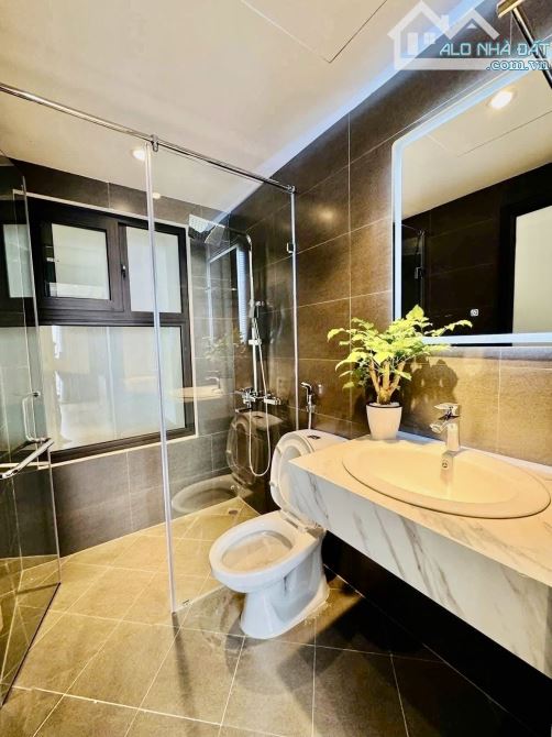 THUỴ KHUÊ- LẠC LONG QUÂN- 32M x 6 TẦNG - THANG MÁY- 7.x TỶ- NHÀ DÂN XÂY - FULL ĐỒ - 2