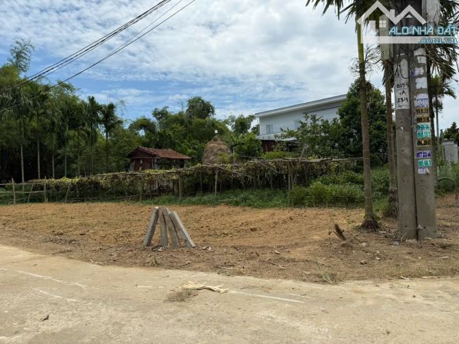 Cần tiền bán lô góc 170m2 cách sông 100m. cách hội an 4km. giá 4,5tr/1m2. sẵn sổ đỏ. - 2