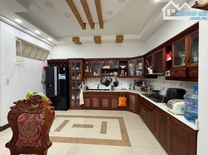 Bán nhà hẻm nhựa Hoàng Hoa Thám Tân Bình, DT 7x20m, biệt thự 4 tầng, giá 23 tỷ - 2
