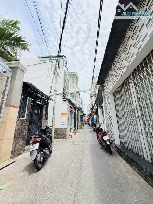 Nhà 2 tầng, MT hẻm 4m thông, KDBBm Đoàn Văn Bơ, 4,19 tỉ. - 2