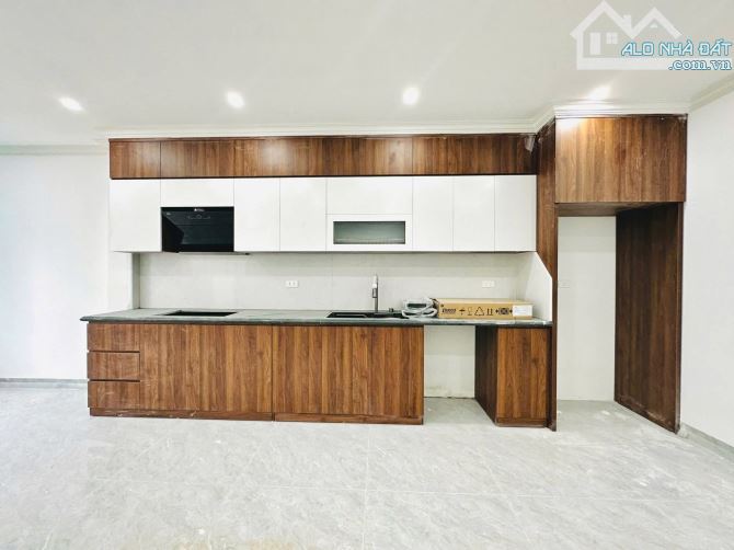PHÂN LÔ TRẦN QUỐC HOÀN Ô TÔ TRÁNH, Ô TÔ VÀO NHÀ, KINH DOANH 41M*7T THANG MÁY- 24.5 TỶ - 2