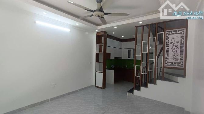 Bán nhà Nguyễn Khoái 30m², MT 4m, 5 tầng mới đẹp, ngõ thông 2 đầu, gần ô tô, tiện ích đủ - 2