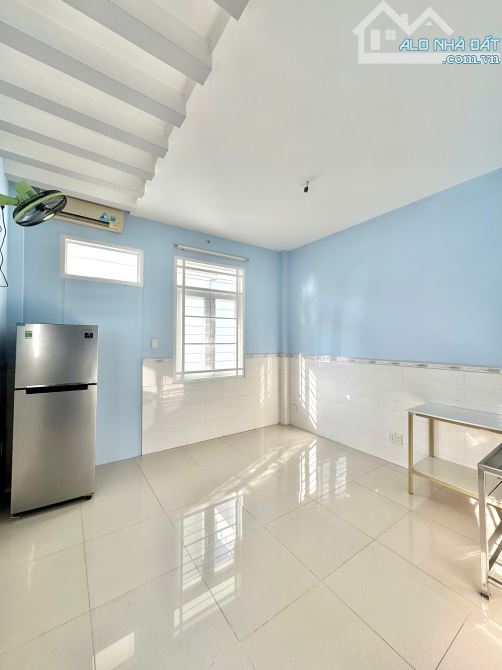 Phòng trọ 15-20m2 mặt tiền Tân Hương, giờ giấc tự do - 2