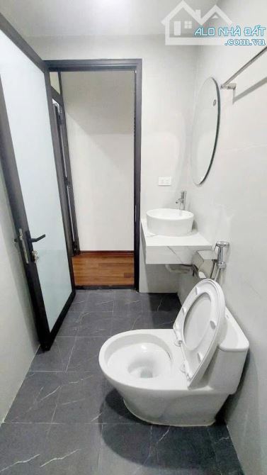 GIANG VĂN MINH – MT 5.2M – 40/46M² – 5 TẦNG – 9.5 TỶ – 15M RA Ô TÔ – TRUNG TÂM BA ĐÌNH - 2