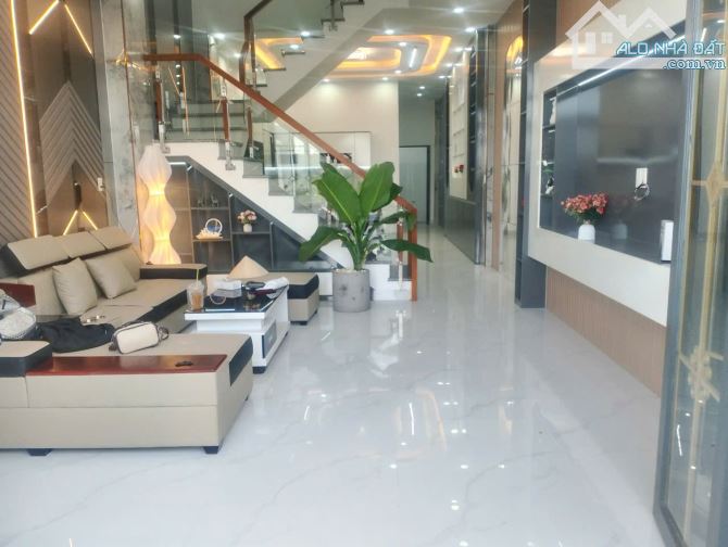 NHÀ XÂY KIỂU HIỆN ĐẠI 5 PN 4 WC GIÁ CHỈ NHỈNH 3X TỶ XÍU - 2