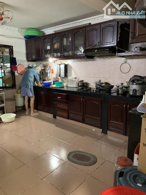 Cách 1 căn đến mặt tiền! Hẻm xe hơi đường Tăng Bạt Hổ (4,87x11m) + trệt 2 lầu giá 9.9 Tỷ - 2