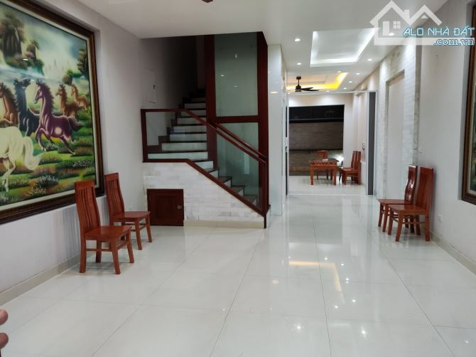 Cho thuê biệt thự 5 tầng Khu phân lô số 1 Nguyễn Hoàng Tôn Cách hồ Tây chỉ 100m - 2