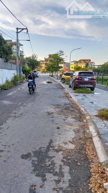 LÔ GÓC.Mảnh đất vàng giữa Làng Gia Lâm - 2
