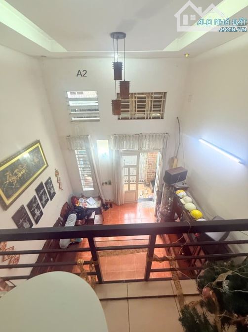 Cần bán gấp nhà 81m2- 3 tầng - hẻm ô tô Trường Chinh – Phan Văn Hớn, Q.12, giá chỉ 4.45 tỷ - 2