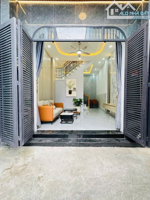 Dọn vào ở ngay, gần Nguyễn Văn Khối, 2 tầng, 4m x 8m, hẻm ba gác thẳng - 2