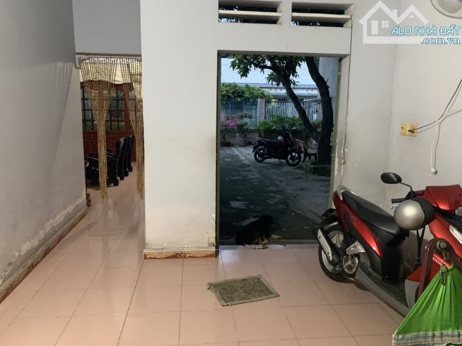 HÀNG THƠM Hẻm Xe Hơi LINH XUÂN THỦ ĐỨC DT: 657m2 Ngang 12m Giá 23.8 Tỷ - 2