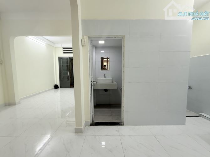 Chung cư 336/9A Phan Văn Trị, 63m2, 2 PN, tầng 2, có sổ, 3.35 tỷ - 2