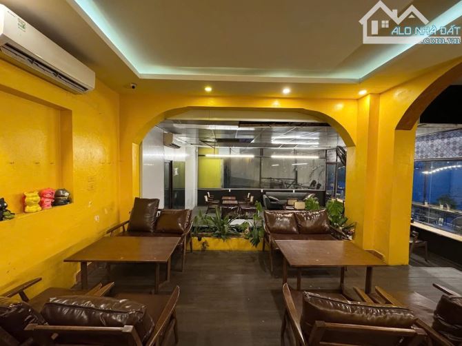 Cho thuê nhà mặt phố Nguyễn Đình Thi, DT 227m2x4 tầng, MT 12m, Giá 8000$ - 2