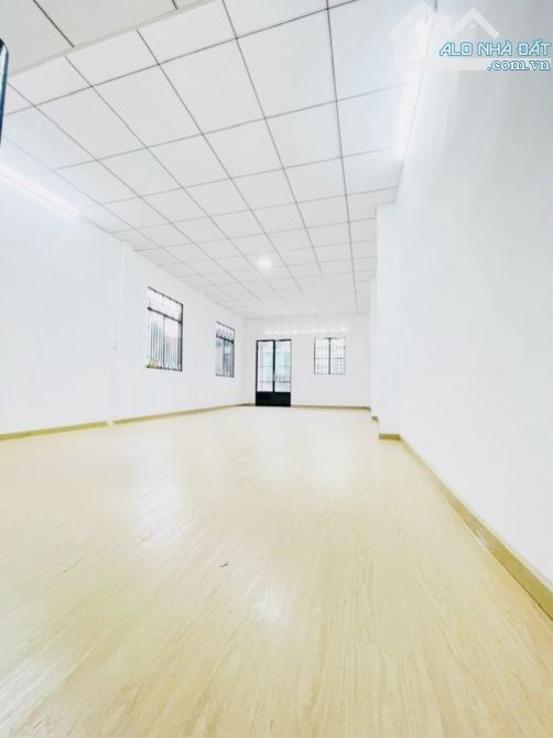 NHÀ ĐẸP - HẺM XE HƠI ĐẬU TRƯỚC CỬA- GẦN MẶT TIỀN- KINH DOANH ĐA NGÀNH NGHỀ - NHỈNH 8 TỶ - 2