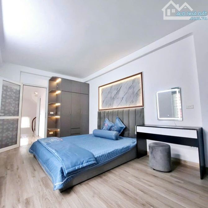 Siêu phẩm! Bán nhà Trương Định Hoàng Mai 3 thoáng full nội thất 39m2 5T mt 4,8m giá 6,35Ty - 2