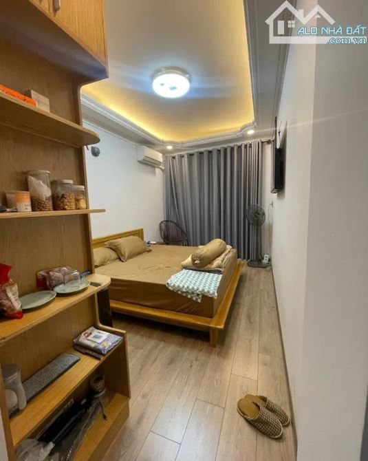 Bán Nhà Trung Tâm Phạm Ngọc Thạch, Quận 3: 4 Tầng, 3PN, Tiện Kinh Doanh, Giá 17 Tỷ! - 2