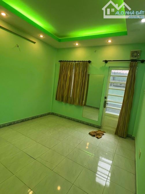 Bán nhà Cách Mạng Tân Phú 2Tầng còn mới 31M2  chỉ 3,4 Tỷ TL - 2