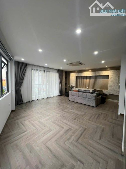 Bán nhà phố Trần Thái Tông, Trương Công Giai, kinh doanh, 3 ôtô tránh, lô góc, vỉa hè*55m2 - 2