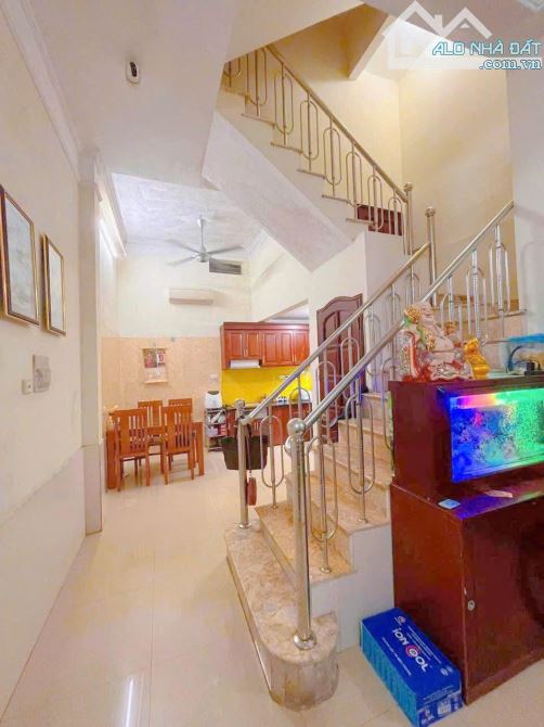BÁN NHÀ TRUNG TÂM CẦU GIẤY – NHÀ ĐẸP – MẶT TIỀN RỘNG – GIÁ HỢP LÝ – NGÕ THÔNG 🔥🔥🔥 - 2