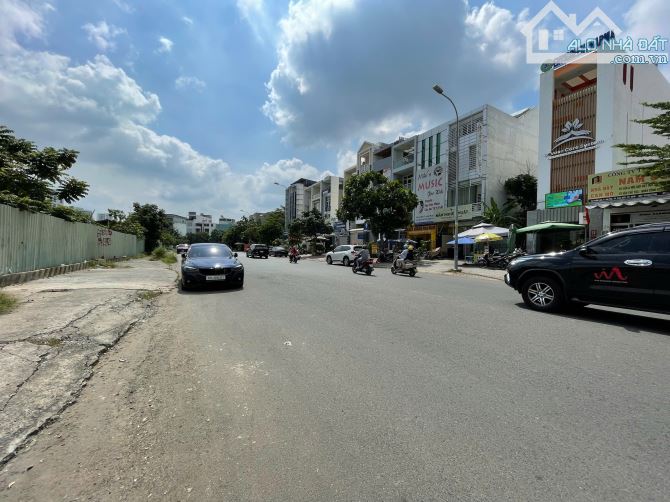 Bán nhà mặt tiền đường Trần Lựu quận 2 phường an phú. Diện tích 80m2. Nhà 4 tầng có sẵn - 2