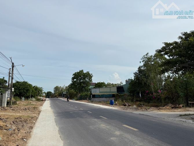 MẶT TIỀN QL 19B - NHÀ 2 TẦNG TRÊN KHUÔN VIÊN HƠN 300M2 THUỘC NGÔ MÂY - GIA LAI (CÁT HƯNG C - 2