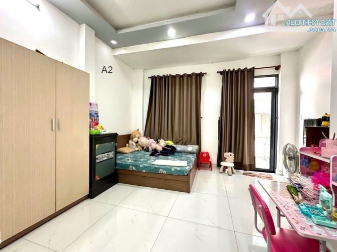 Cần bán gấp nhà 81m2- 3 tầng - hẻm ô tô Trường Chinh – Phan Văn Hớn, Q.12, giá chỉ 4.45 tỷ - 2