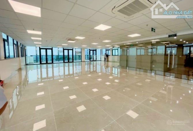 Bán Tòa nhà 2MT Quận 3 - DT: 11x30m(DTS: 2700m2)Hầm + 12 tầng - HĐT: 1 tỷ - Gía: 320 tỷ - 2