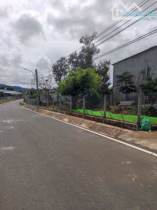 BÁN GẤP CĂN NHÀ MẶT TIỀN PHAN HUY ÍCH P3 TP BẢOLỘC , GIÁ : 6,9 tỷ - 2