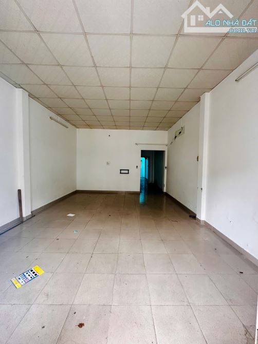 HIẾM!!! Ngay TRUNG TÂM quận 7 - DT: 90m2 - Giá chỉ 13 tỷ - MẶT TIỀN ĐƯỜNG NHỰA 8M - 2