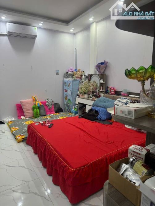 💥Ô CHỢ DỪA - ĐỐNG ĐA 25M 4 TẦNG, 20m ra ô tô, ngõ rộng thoáng, giá chào 5.75 - 2