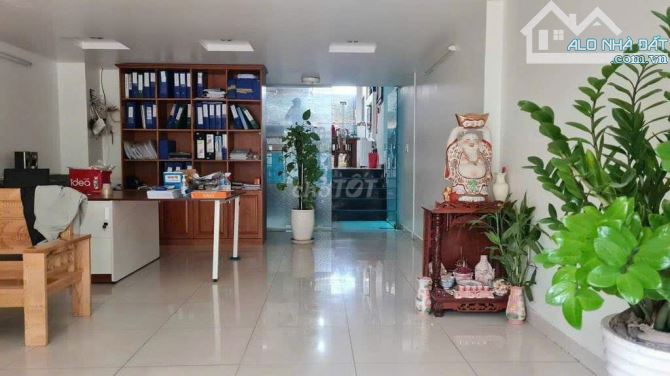 Bán căn nhà KDC Kiến Á, mặt tiền kinh doanh D3, dt 135m2, giá 19.5 tỷ thương lượng th8 - 2